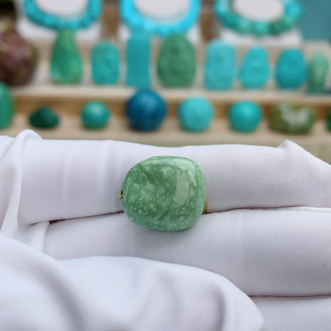 绿松石未镶嵌挂件