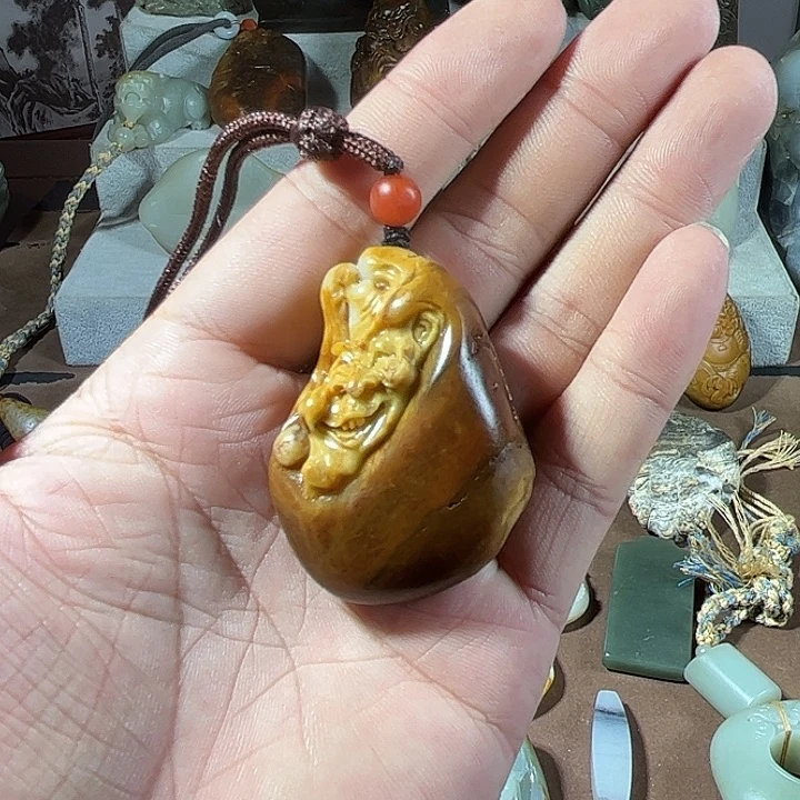 东***未镶嵌和田玉挂件