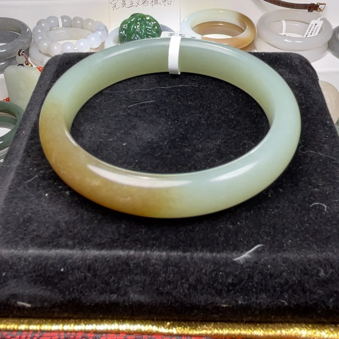 和田玉未镶嵌颈饰54圈口