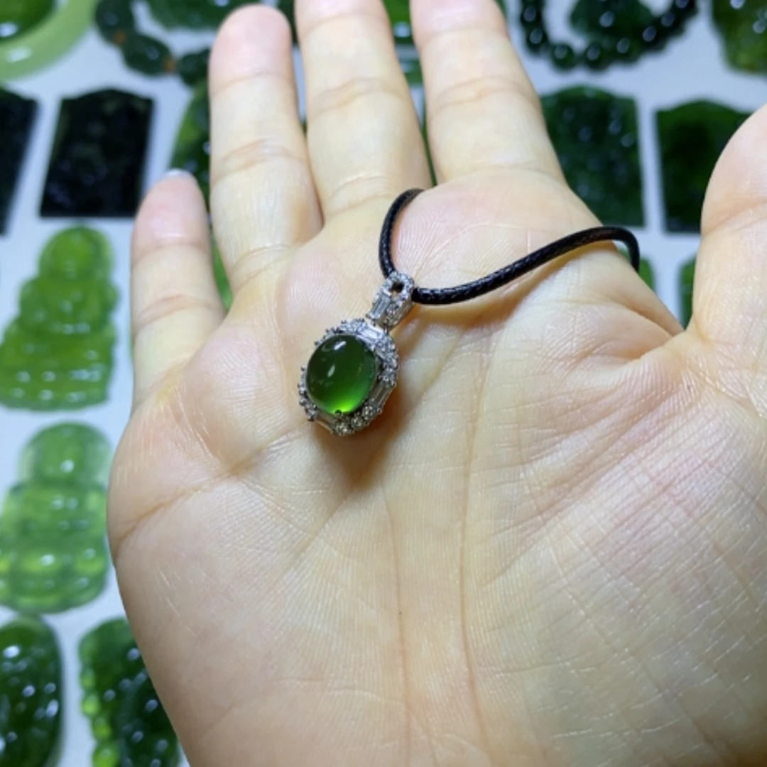 【闪购商品】银S925镶嵌蛇纹石玉颈饰