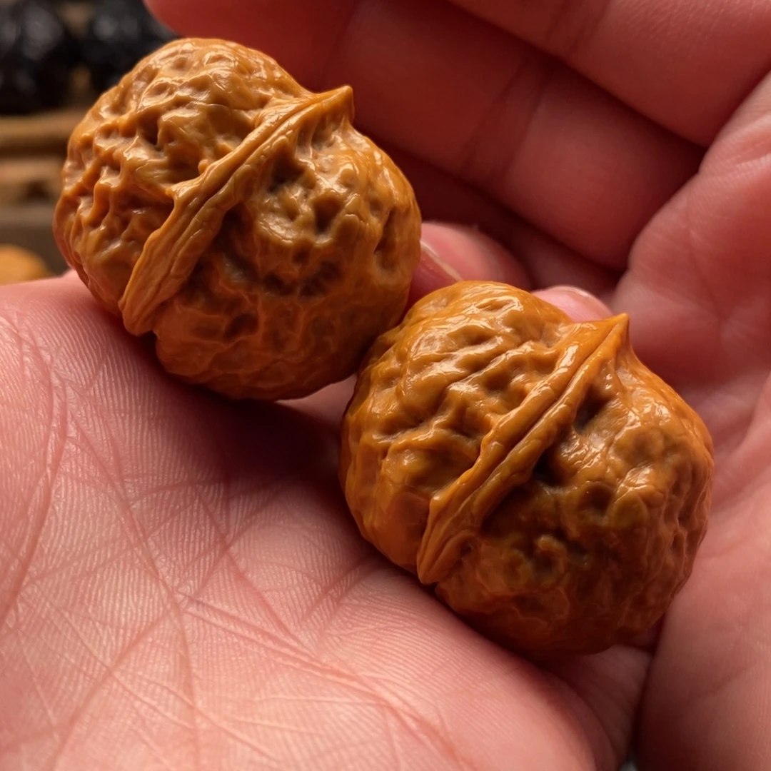 文玩核桃把件铁核桃