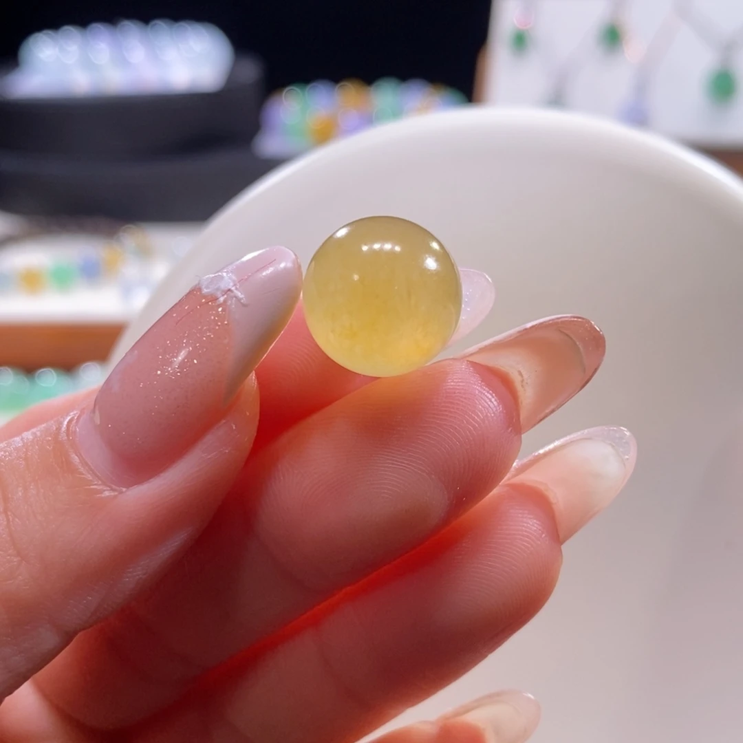 翡翠未镶嵌颈饰翡翠高冰亮黄珠