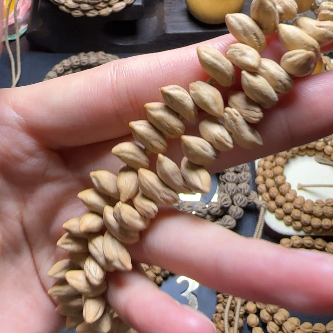 墨***柏香籽/百香籽吊坠