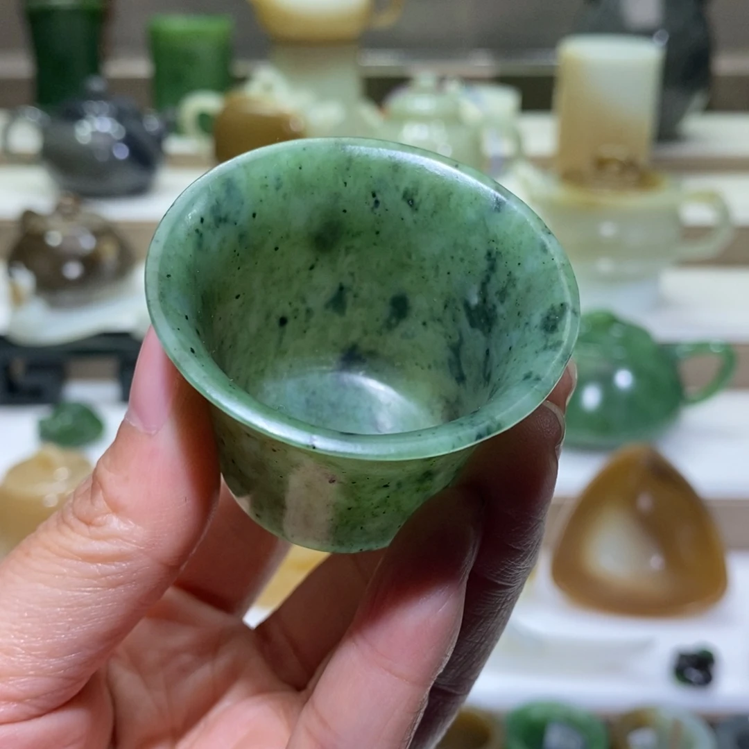 和田玉把件未镶嵌碧玉铃铛杯