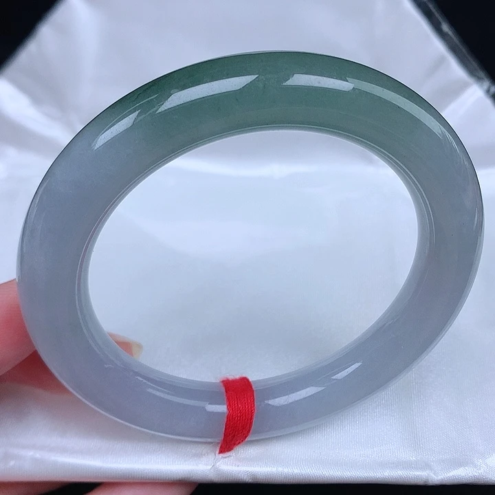未镶嵌手镯（圆镯）翡翠天然