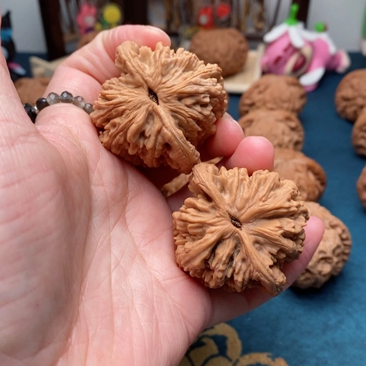 文玩核桃把件麦虎43