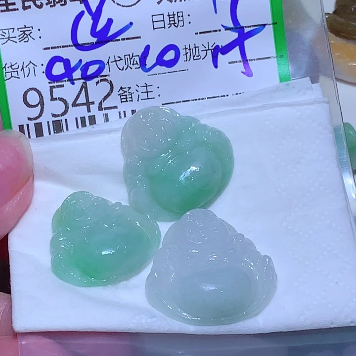 菩***道翡翠未镶嵌颈饰翡翠