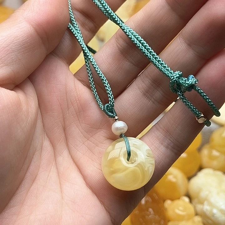未镶嵌颈饰琥珀琥珀蜜蜡吊坠