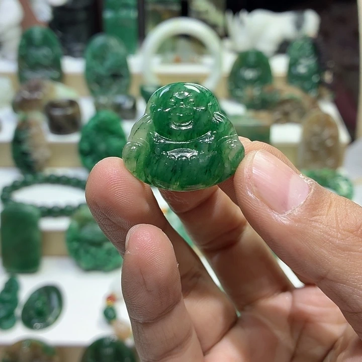 独山玉未镶嵌颈饰精品佛公