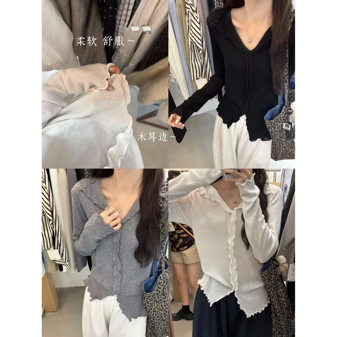 2025年新款秋季长袖设计感小众T恤女上衣白色木耳边v领柔软打底衫