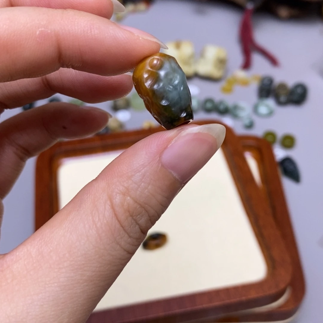 蛇纹石玉合金配饰杠*