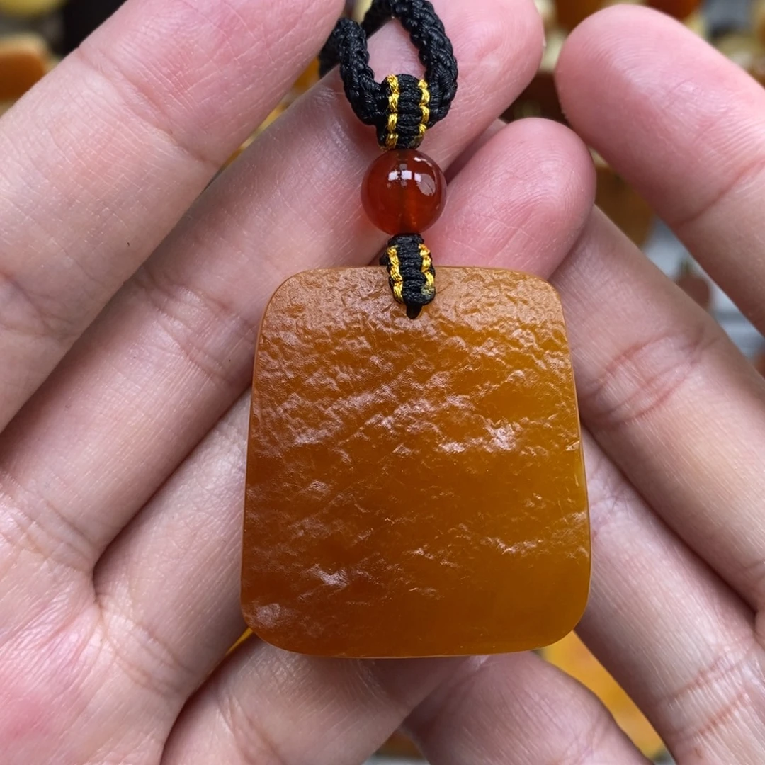 蜜蜡未镶嵌珠宝奇石