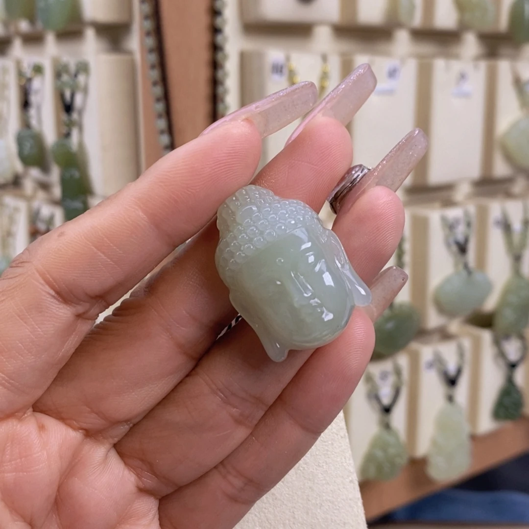 、***爸和田玉未镶嵌颈饰