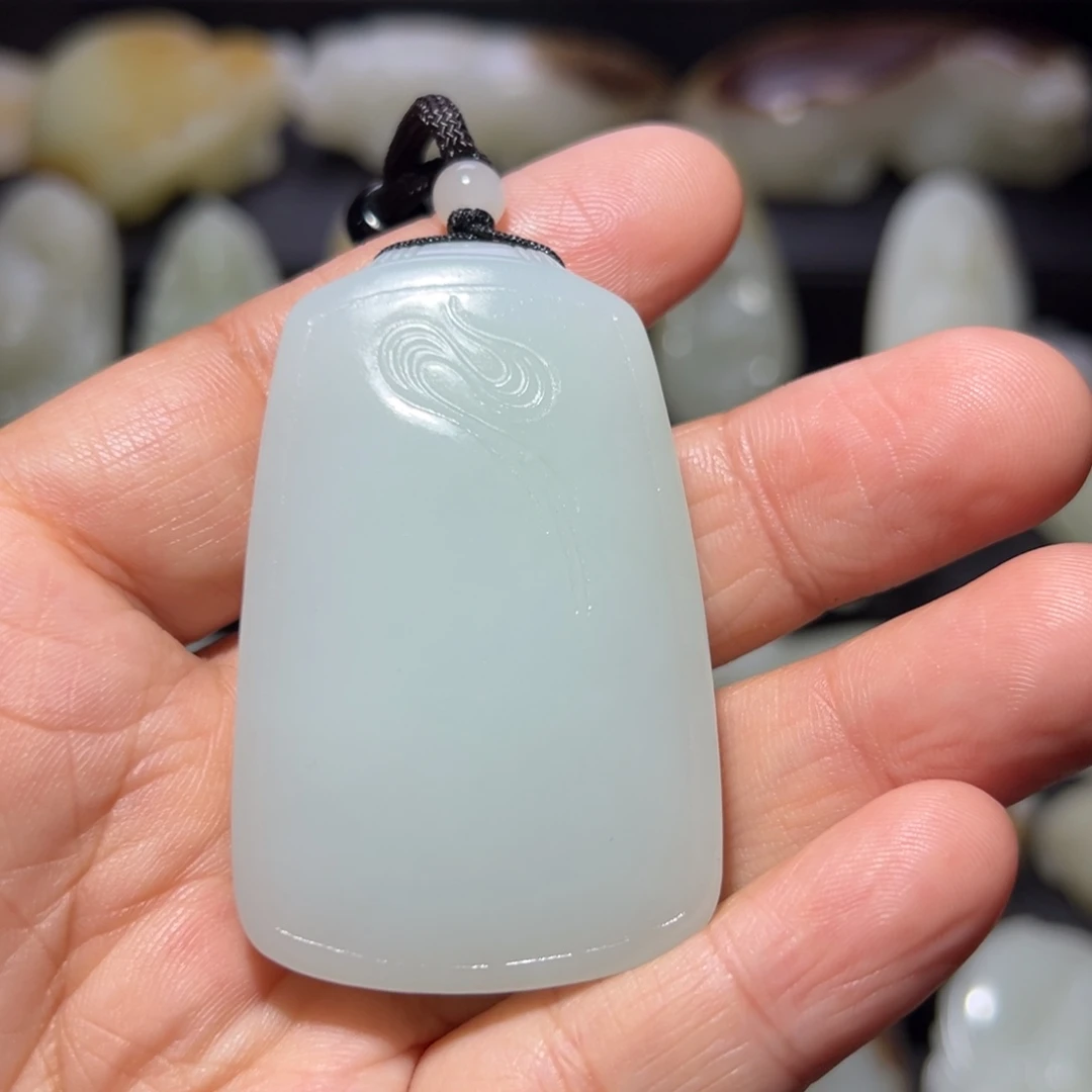 相***远和田玉未镶嵌颈饰