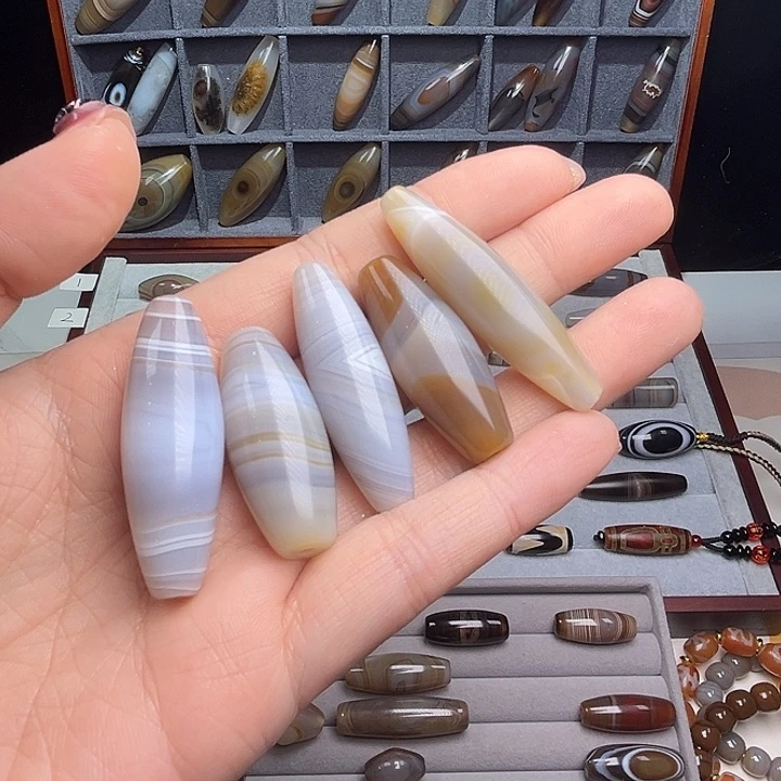 Z***z玛瑙/玉髓未镶嵌颈饰