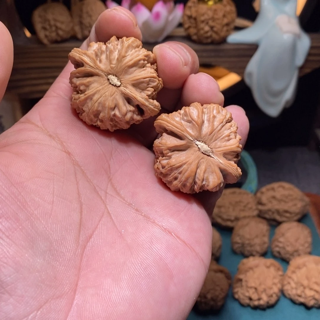 文玩核桃吊坠C****乐白狮子41