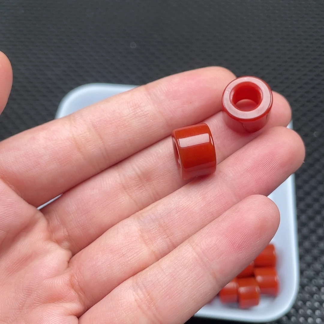 南红玛瑙1号 9*14柿子红跑环圈一组2颗未镶嵌