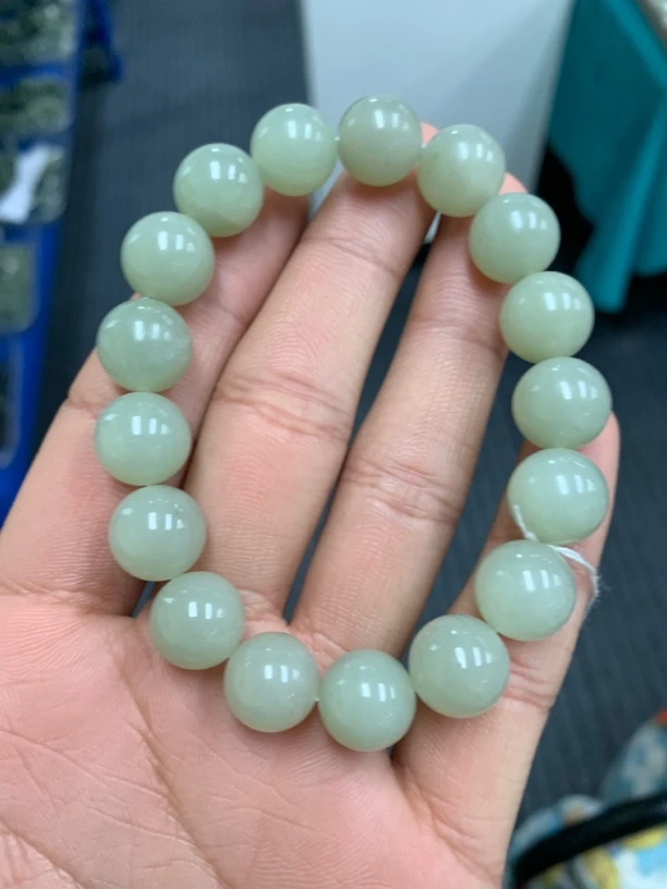 A212纯天然新疆青白和田玉卡12