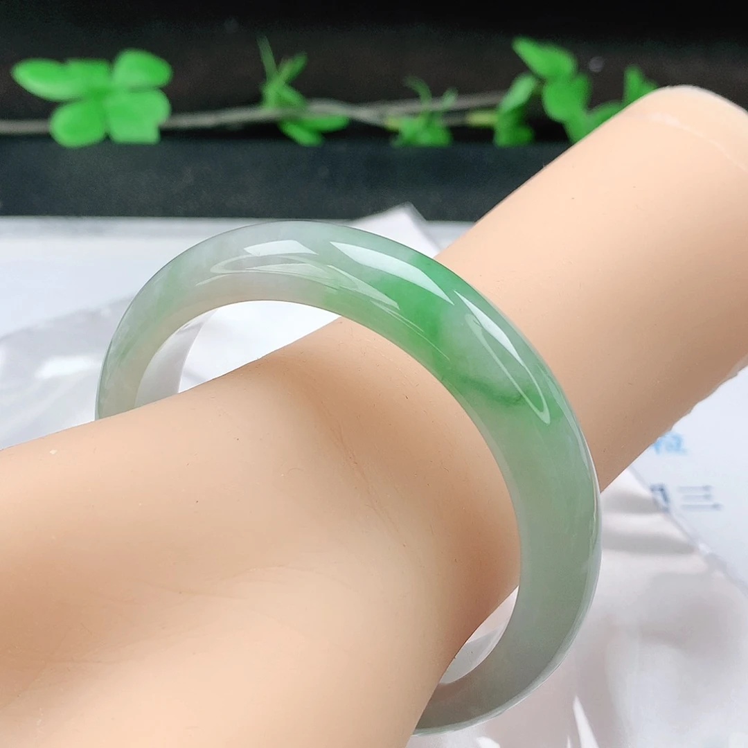 翡翠未镶嵌手镯58圈