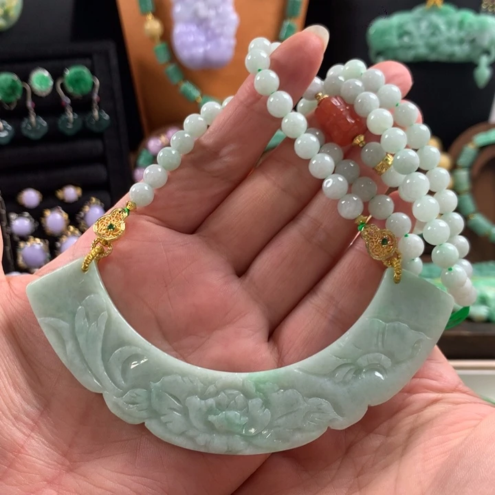 翡翠未镶嵌颈饰吊坠