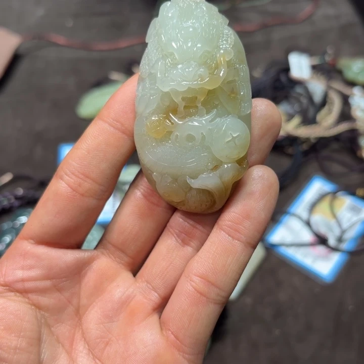 未镶嵌和田玉（糖玉）车挂