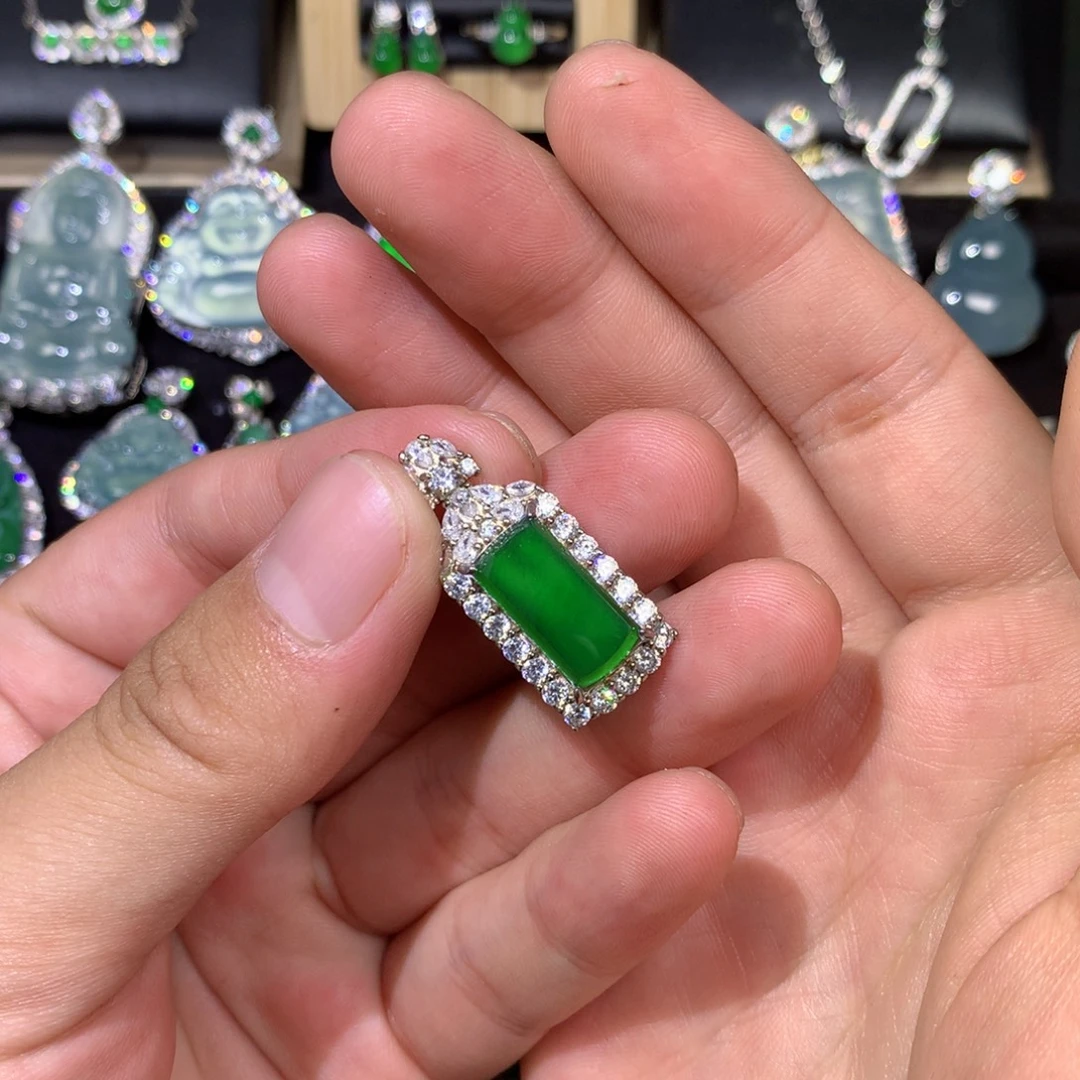 翡翠银S925镶嵌吊坠(赠链)