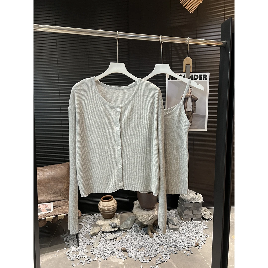 灰色针织套装 背心+开衫A310
