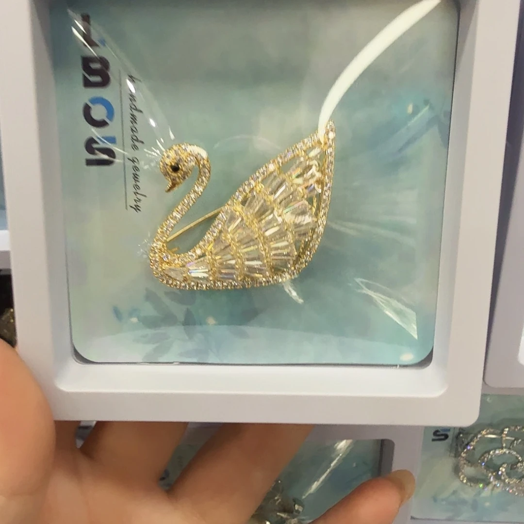 锆石铜合金925银  天鹅胸针