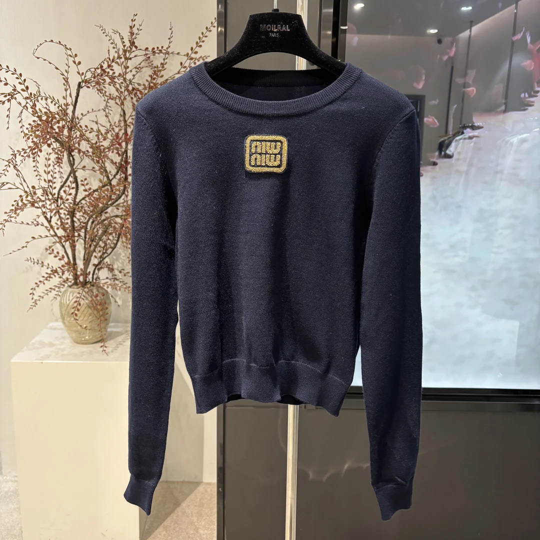 休闲百搭圆领长袖套头衫124