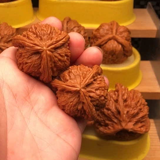 斌***哥文玩核桃吊坠核桃