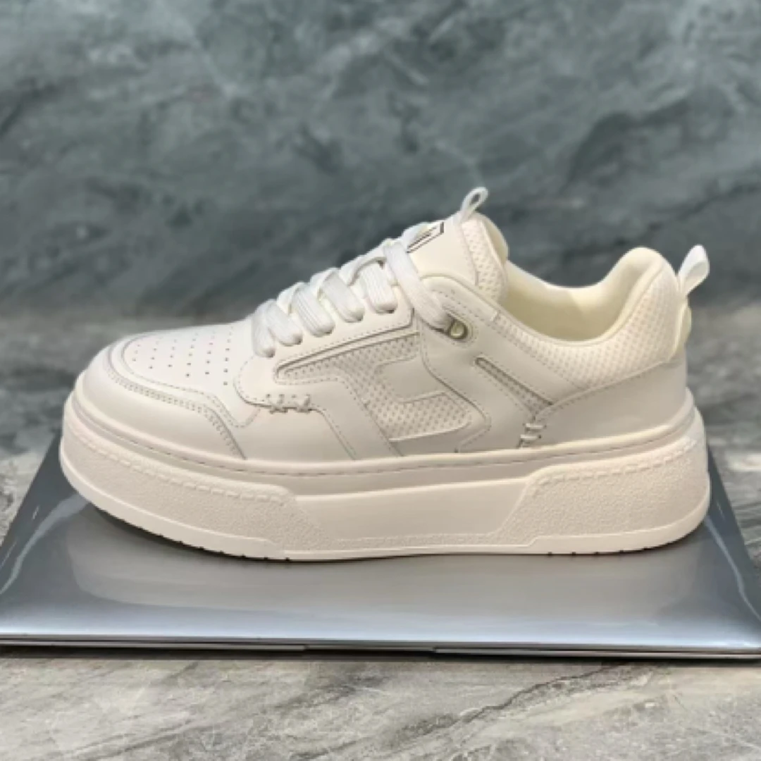 欧货2025春季新款潮牌真皮时尚纯色男鞋厚底舒适轻质休闲百搭板鞋