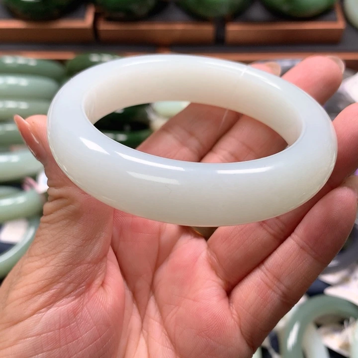 【闪购商品】未镶嵌手镯和田玉