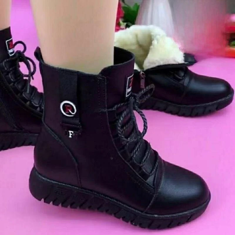 断码品牌真皮马丁靴女款冬季加厚羊毛雪地靴平底防滑妈妈靴子女