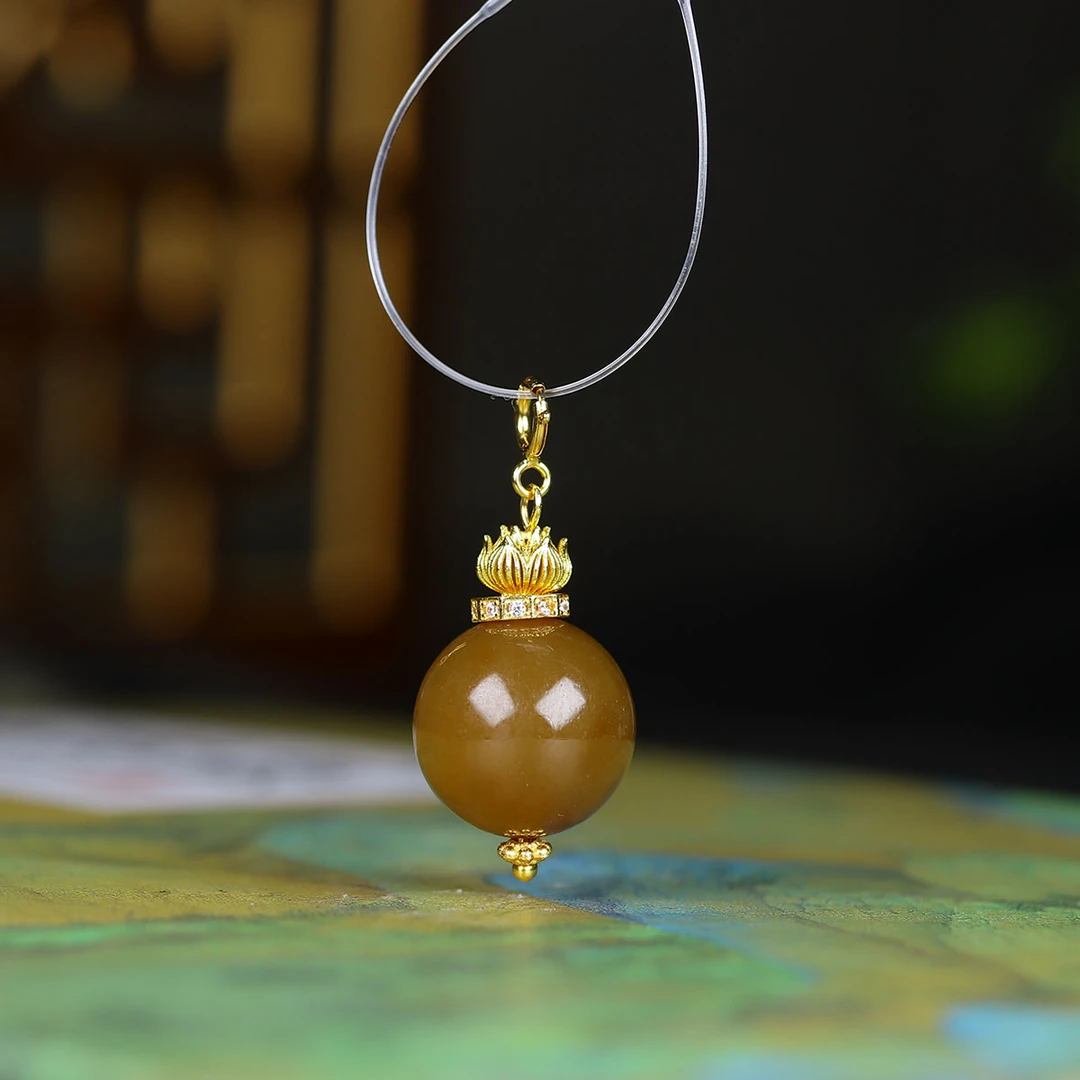 102954和田玉糖玉圆珠挂件