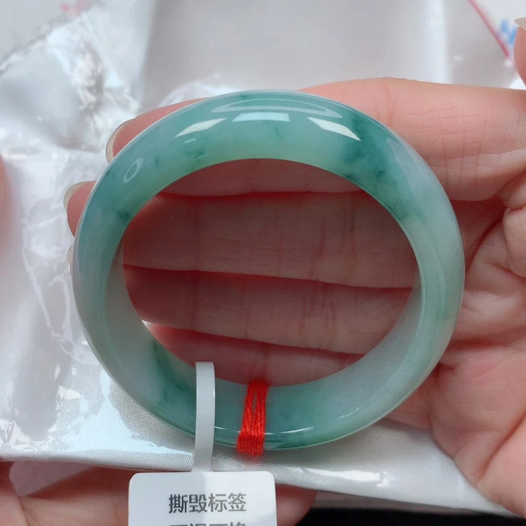 翡翠手镯未镶嵌53贵妃 完整度高 高性价比