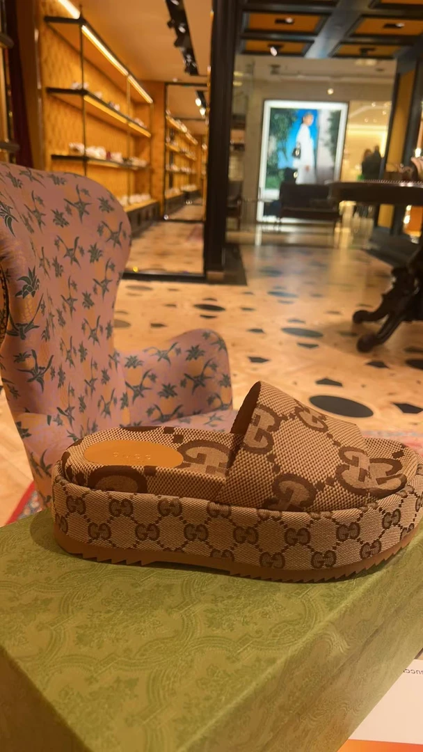 全新未使用 GUCCI/古驰 gucci拖鞋