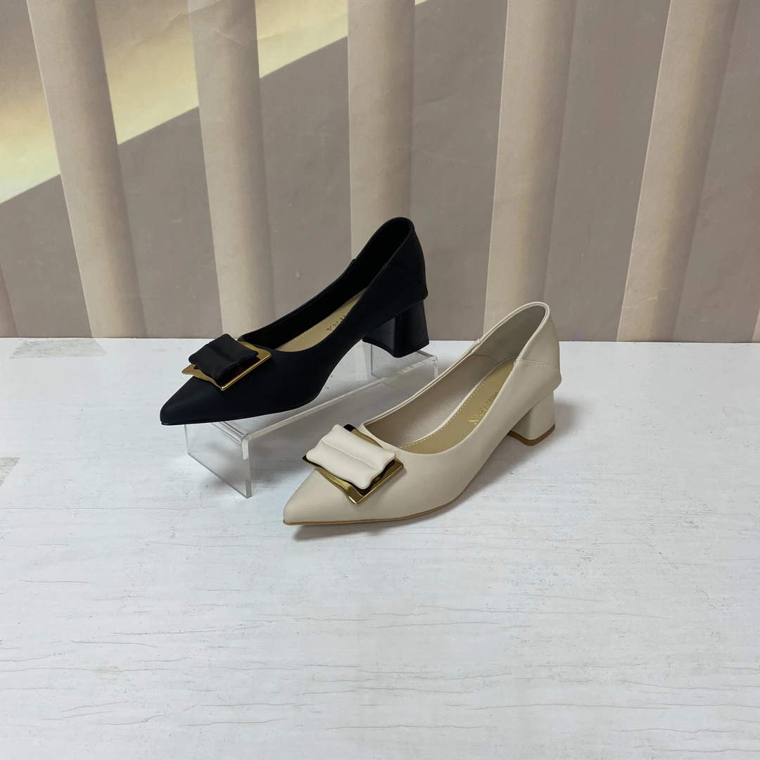 83-36春秋新款时尚百搭粗跟尖头单鞋A8