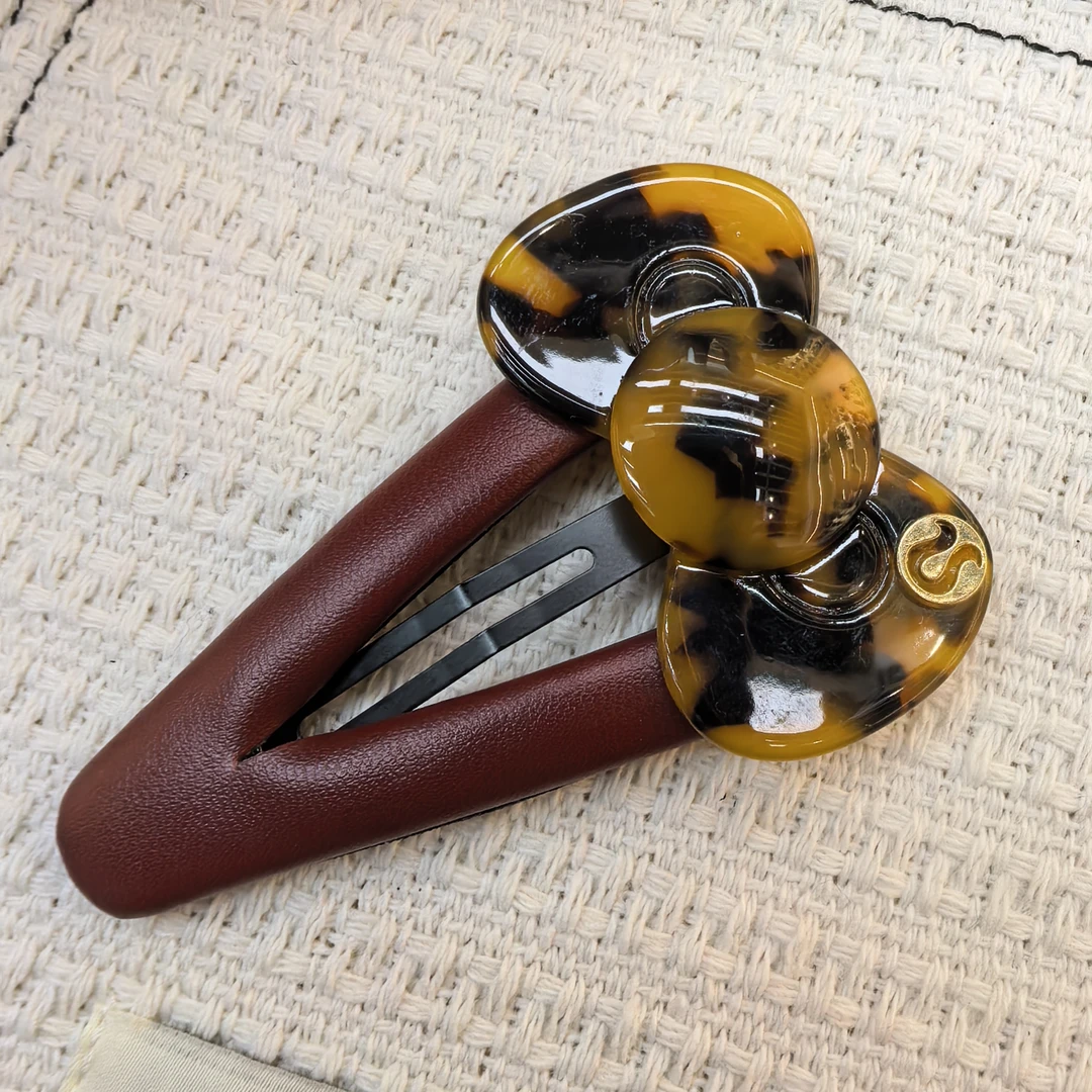 E800红色皮皮豹纹蝴蝶结三角掰掰夹