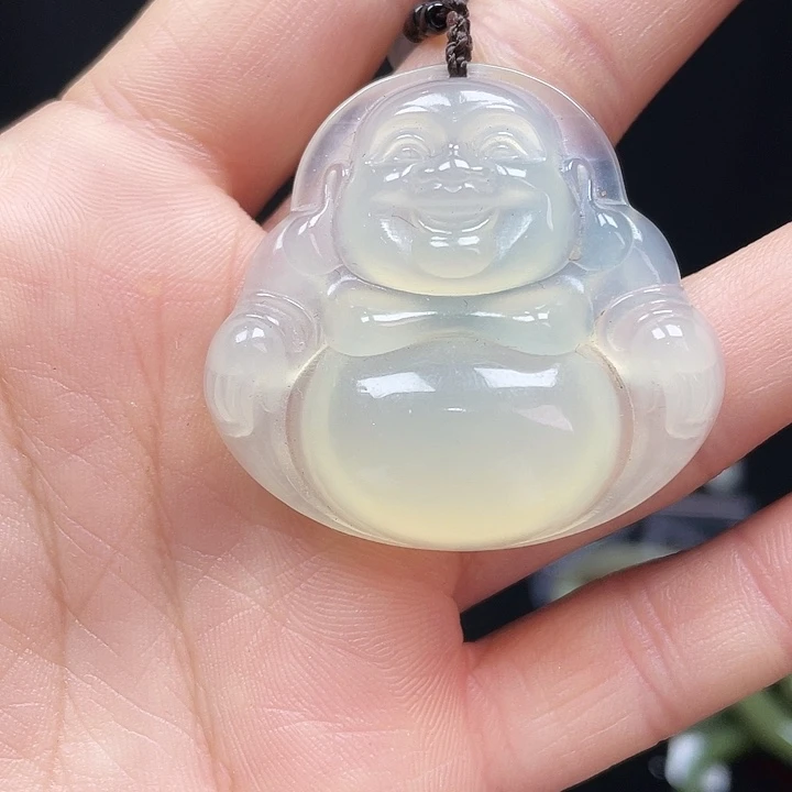 透闪石质玉未镶嵌颈饰