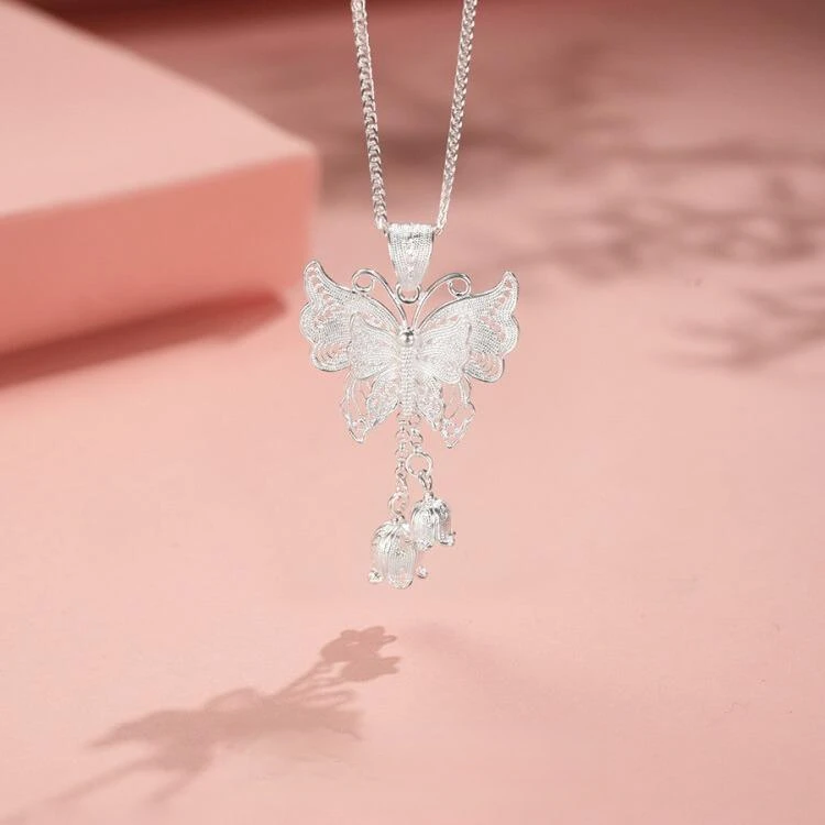 蝴蝶铃兰花项链女时尚新中式气质高级感轻奢花丝流苏蝴蝶锁骨链