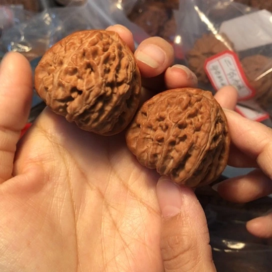 文玩核桃吊坠安***°白狮子41