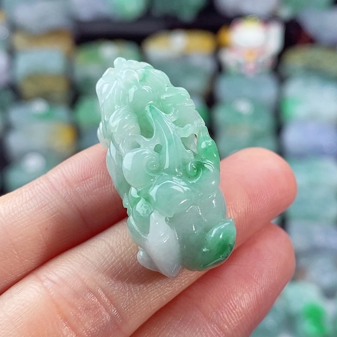 颈饰未镶嵌翡翠天然