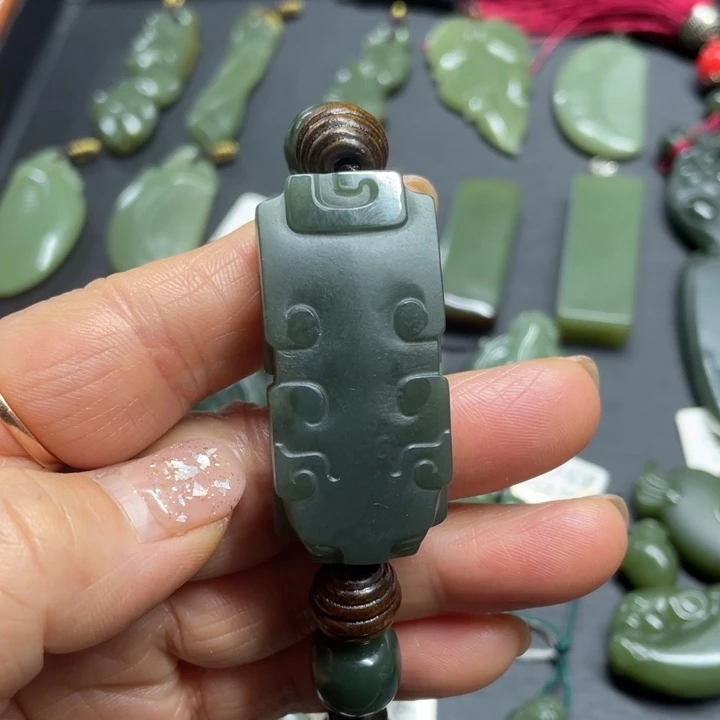 岫岩老玉（透闪石质玉）手链未镶嵌