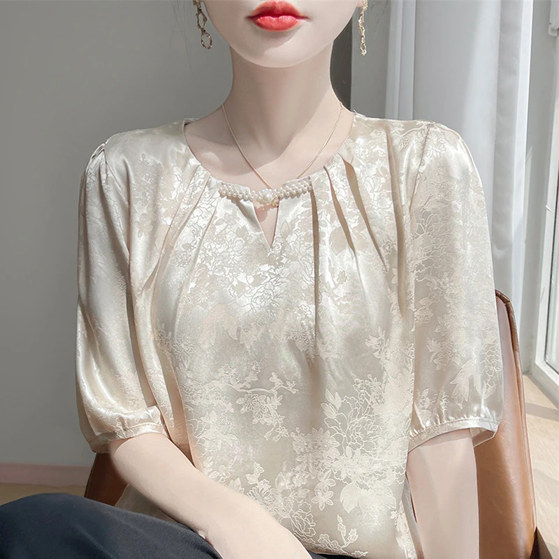 夏季圆领褶皱提花缎面短袖t恤女宽松显瘦套头甜美盘扣国风半袖潮