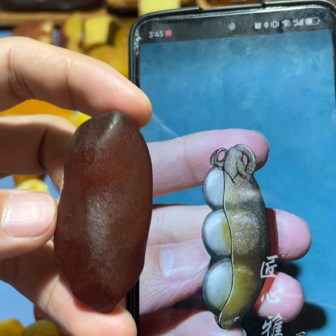 定制蜜蜡未镶嵌福豆雕刻，全皮手把件
