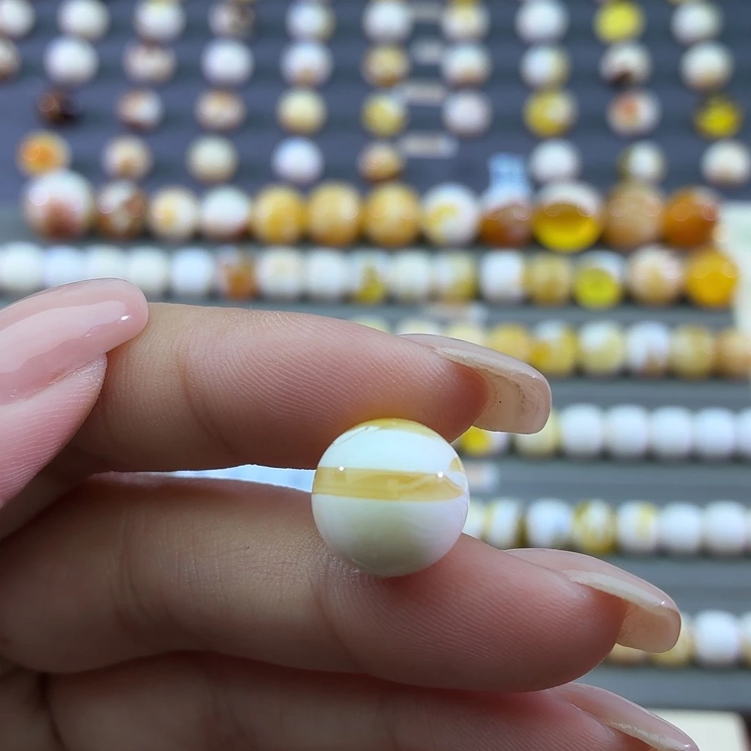 琥珀未镶嵌裸石13