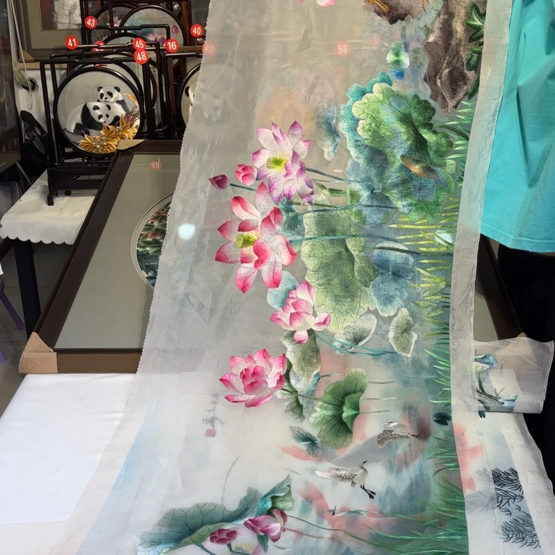 织绣纯手工制作的一款
