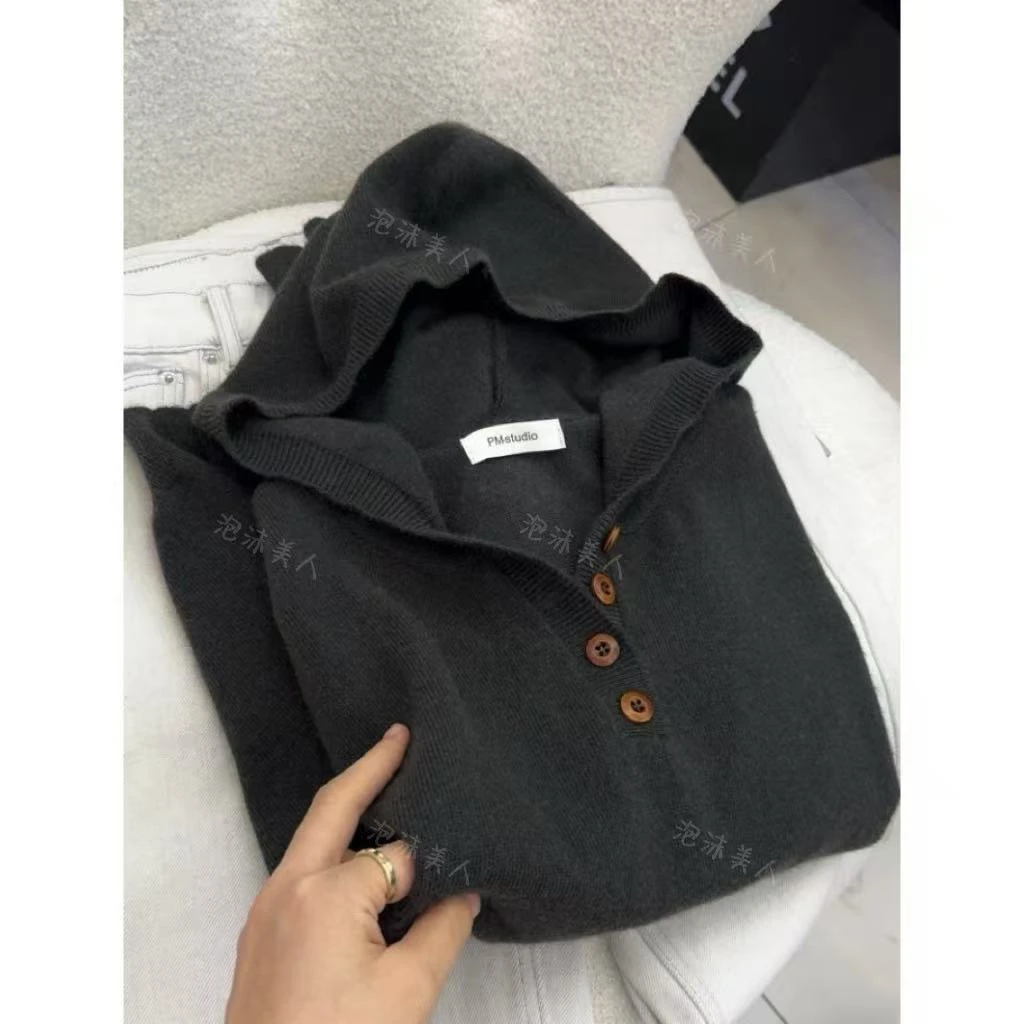 青灰木扣帽衫」百搭不挑人！显瘦宽松纯色连帽针织衫女25秋冬新款