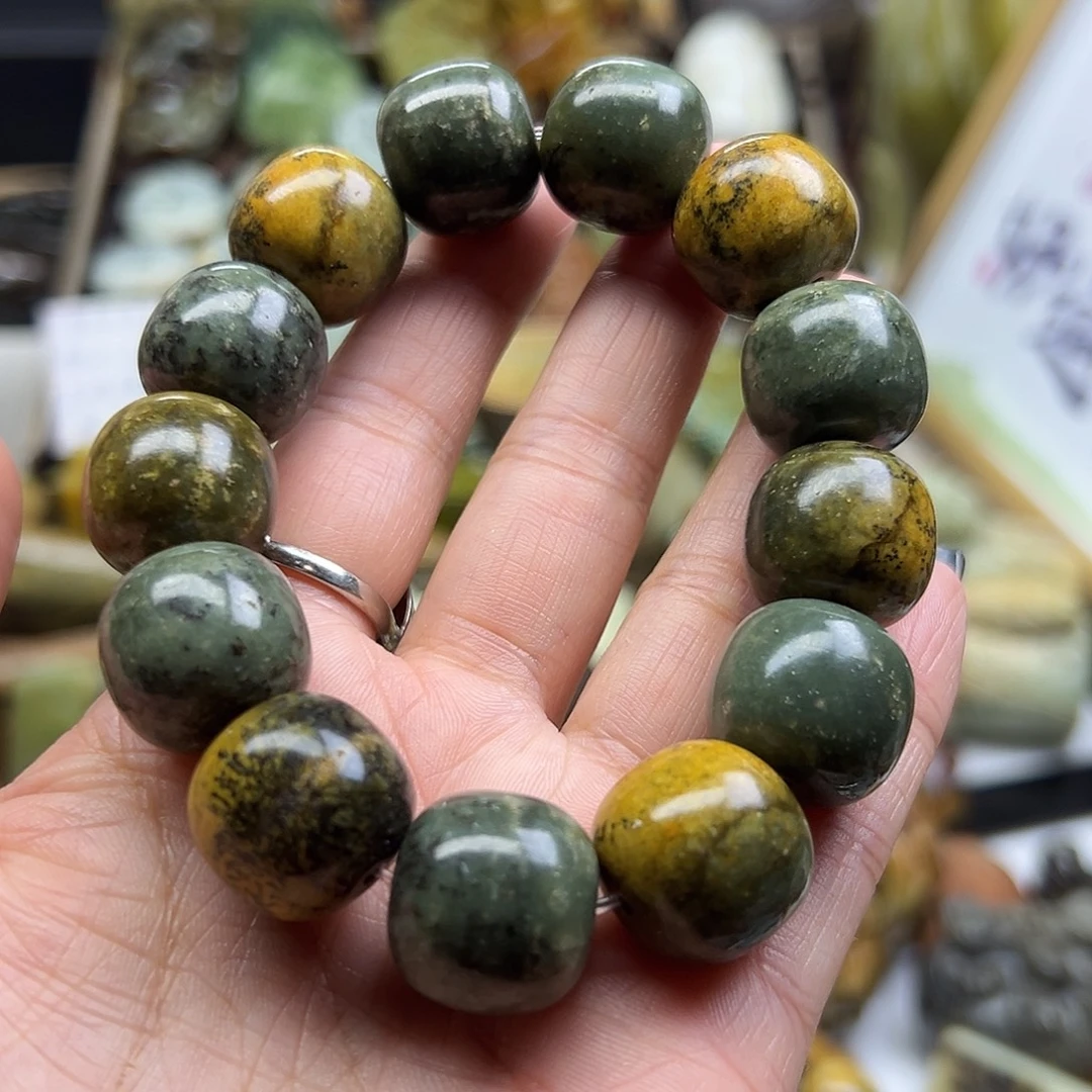 玉***喵颈饰未镶嵌岫岩河磨玉（透闪石质玉）河磨玉手链卡18