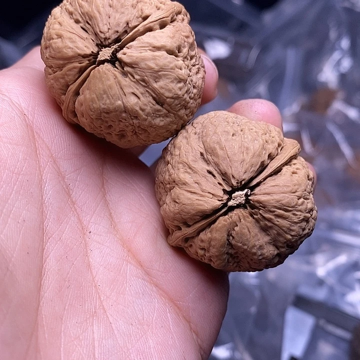 ****文玩核桃吊坠    350